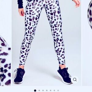 NWT TEREZ WHITE LEOPARD XS PANTS